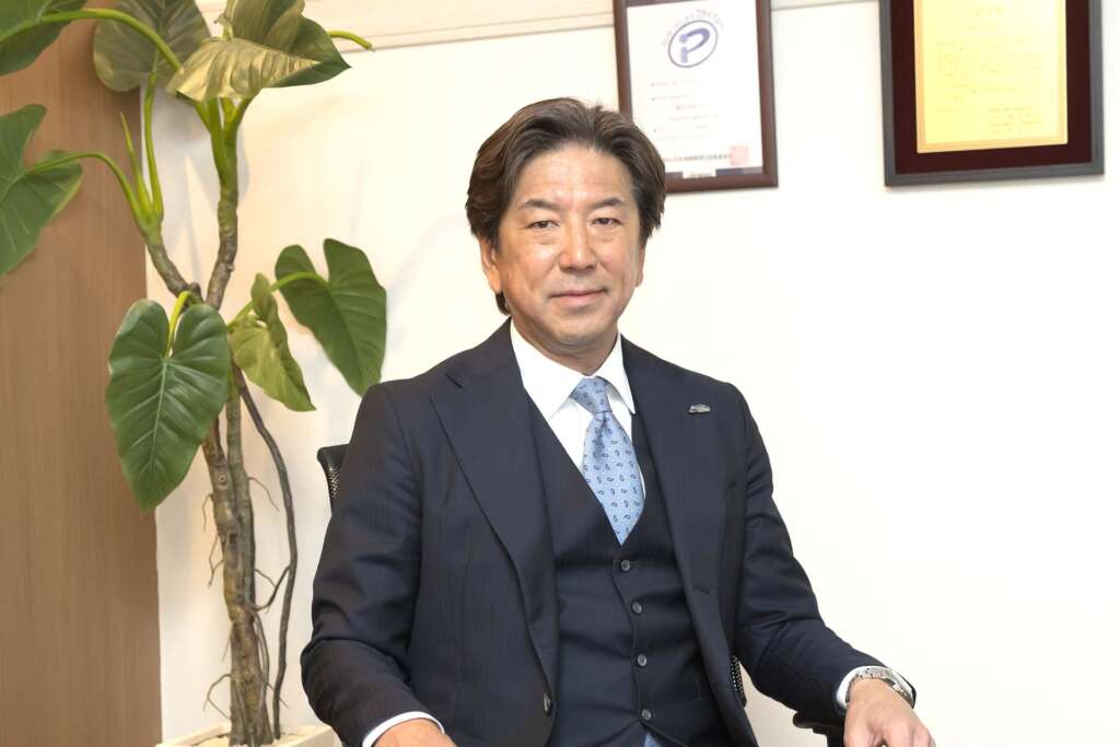 代表取締役　松岡慶純